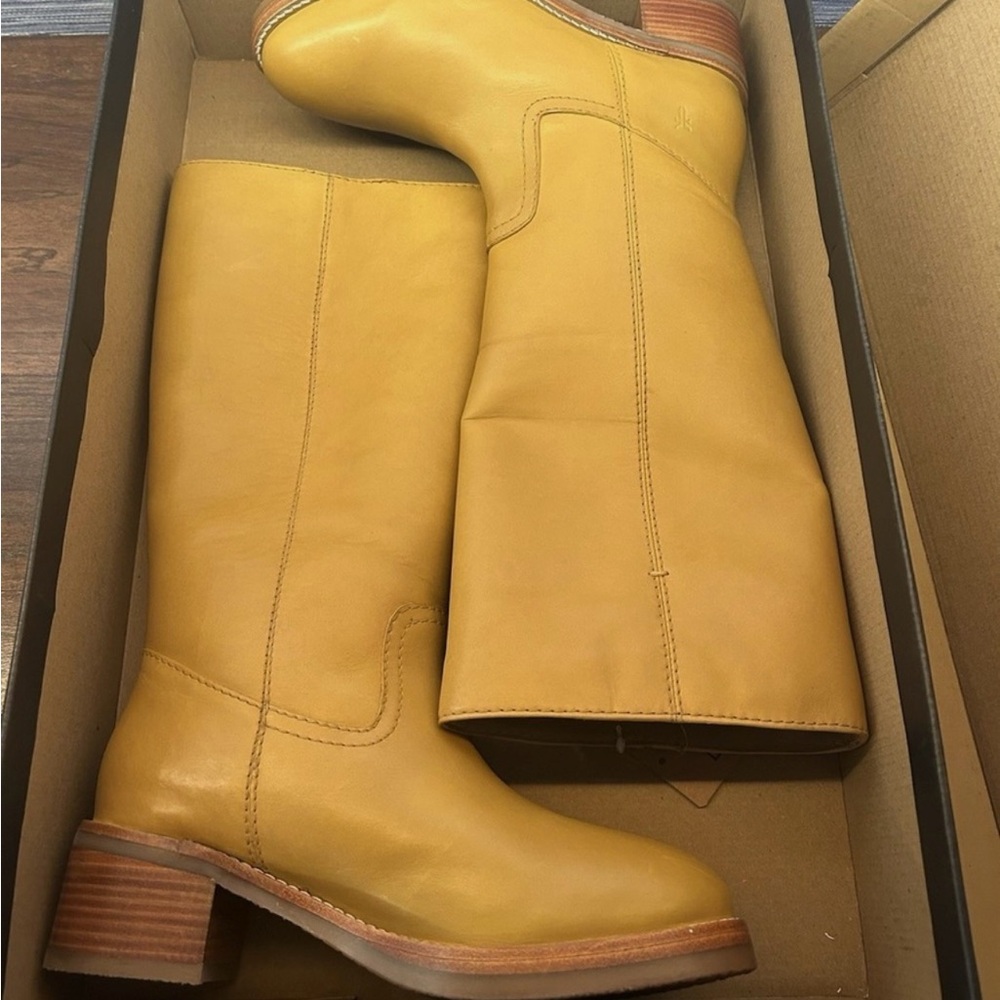 NWOT Frye Banana Camryn Leather Women's Boots